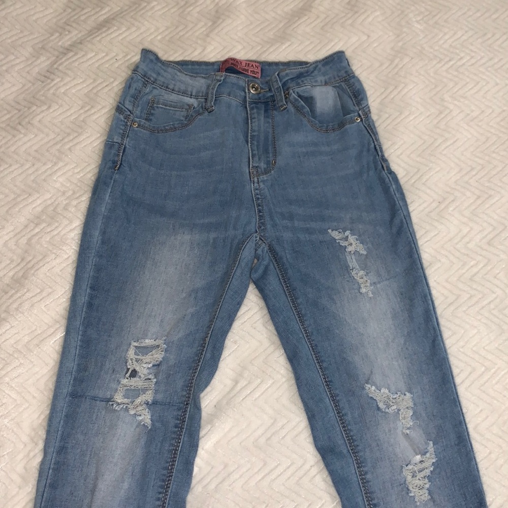 Light/ medium wash high waisted jeans